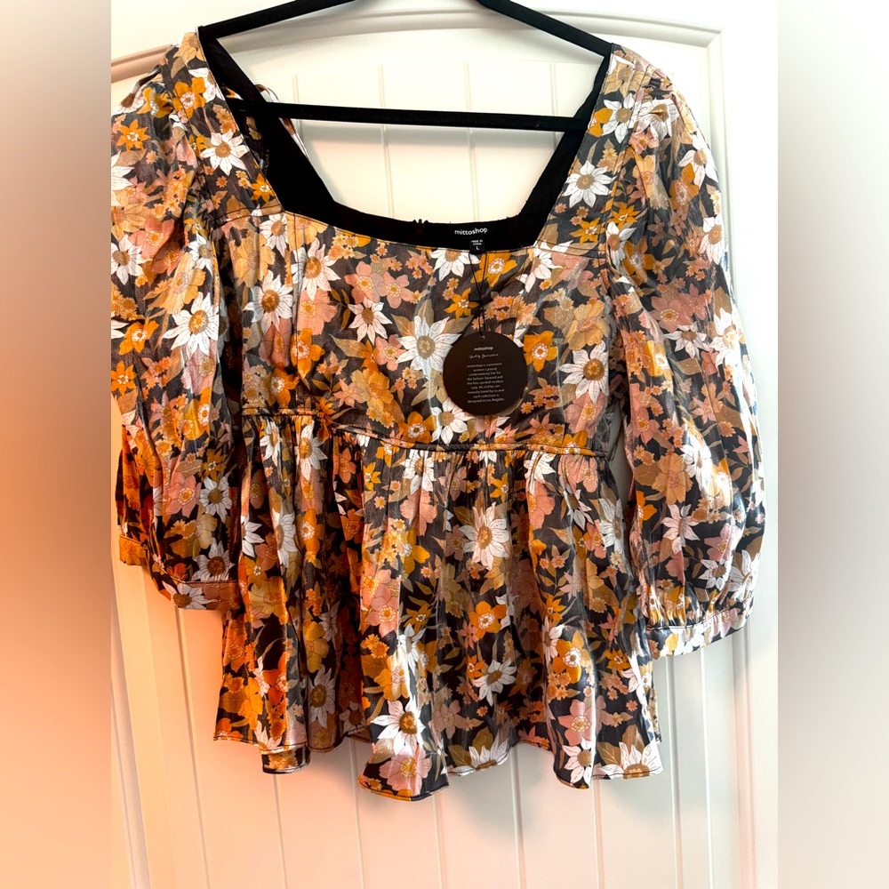 NEW Mittoshop Women's fall leaves shimmer top, great cut with puff sleeve